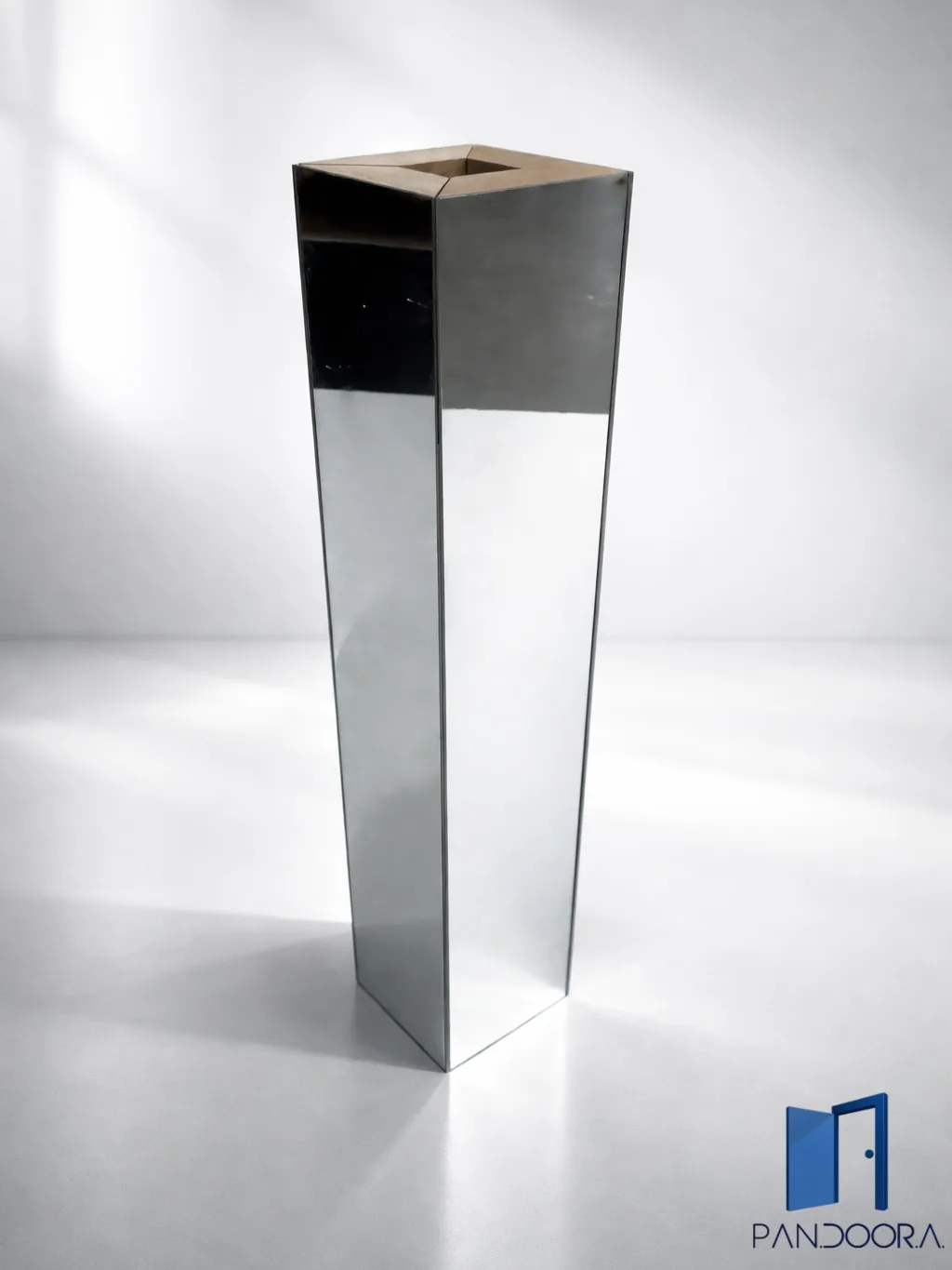 Colonna in MDF rivestita con pellicola effetto specchio per stand e showroom
