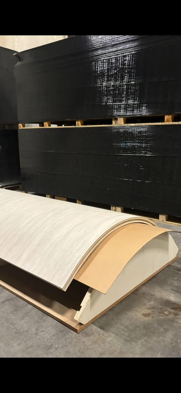 Pannello curvo laminato effetto legno