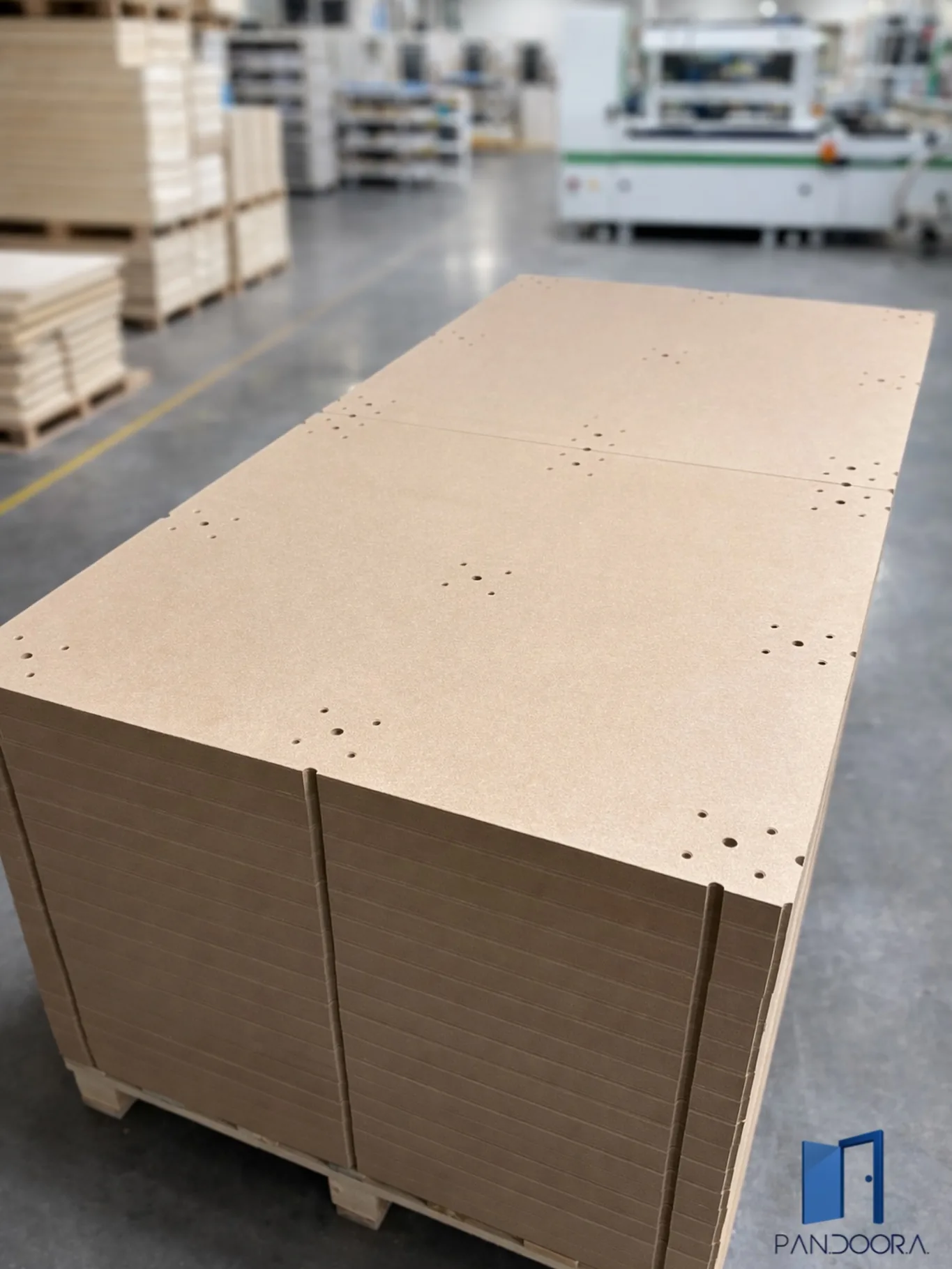 Quadrotte in MDF lavorato con forature standardizzate per una posa rapida